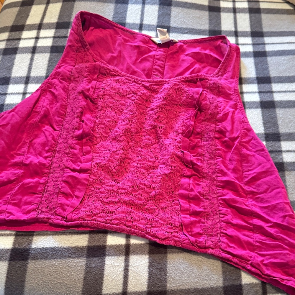 Arizona Jean Company Fuchsia Lace Crop Top